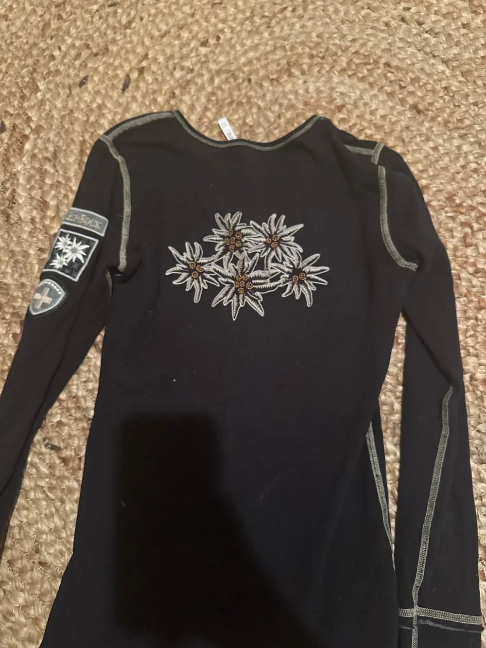 VINTAGE ALP N ROCK EMBROIDERED TOP - Picture 4 of 4